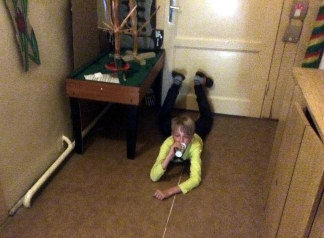 provázkový telefon.jpg