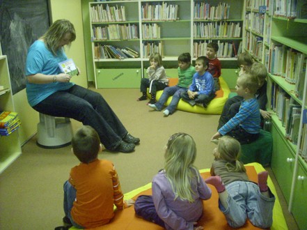 Beseda v knihovně Ferda mravenec 005.jpg