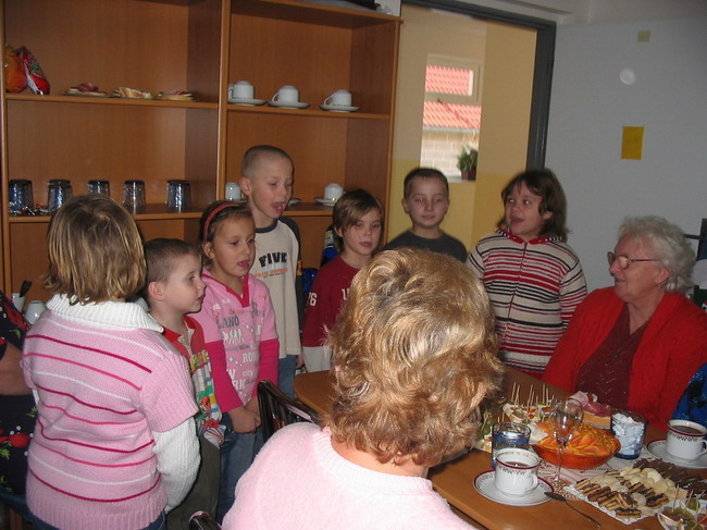 Tebunt zpvaj babikm a ddekm v penzionu 023.jpg
