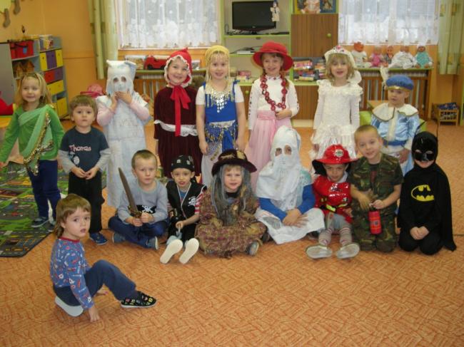 Maškarní v MŠ 2014 002.jpg
