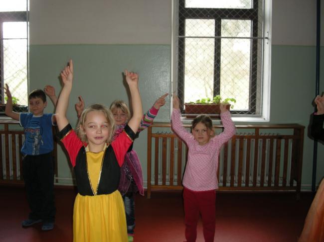 Maškarní v MŠ 2014 043.jpg