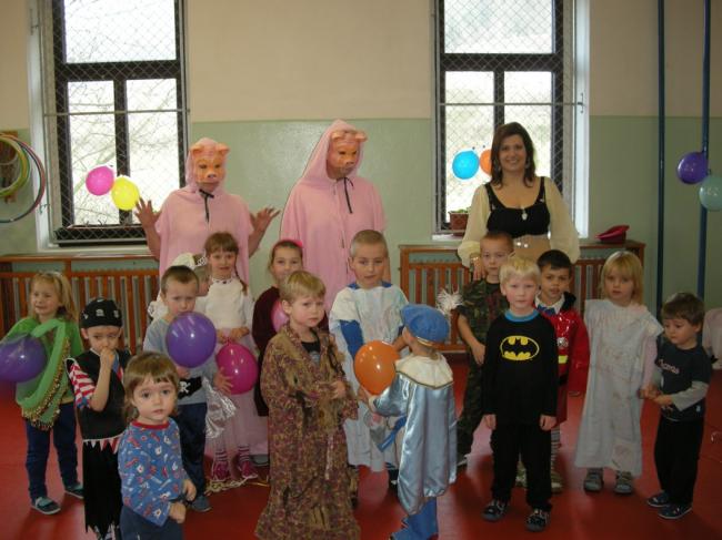 Maškarní v MŠ 2014 024.jpg