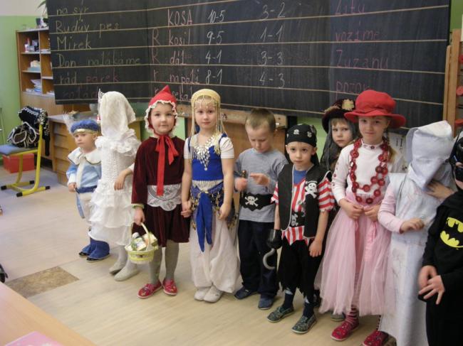 Maškarní v MŠ 2014 015.jpg